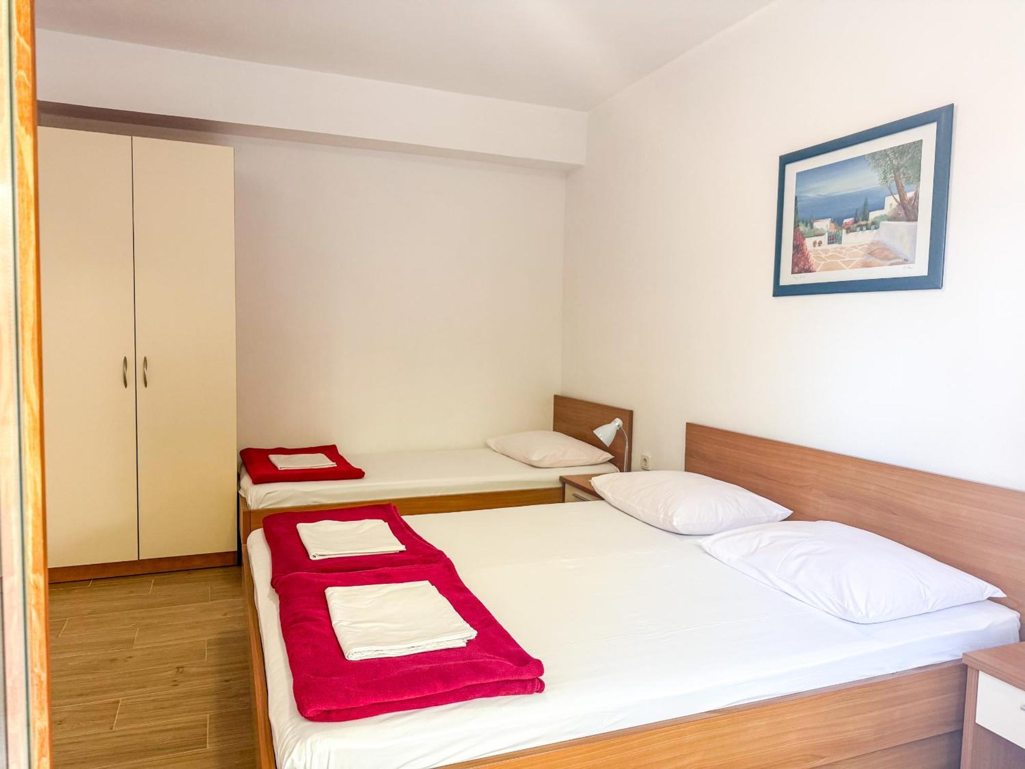 Niko Apartments Дрвеник Экстерьер фото